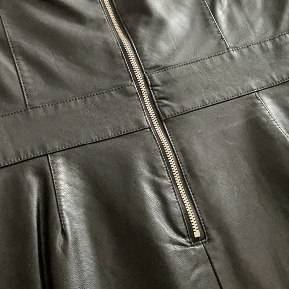 Black Leater Top- Sandra Augelazzi - Picture 5 of 7